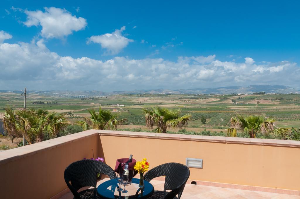 Hotel Donna Carmela Sede Unica A Sciacca Maragani Стая снимка